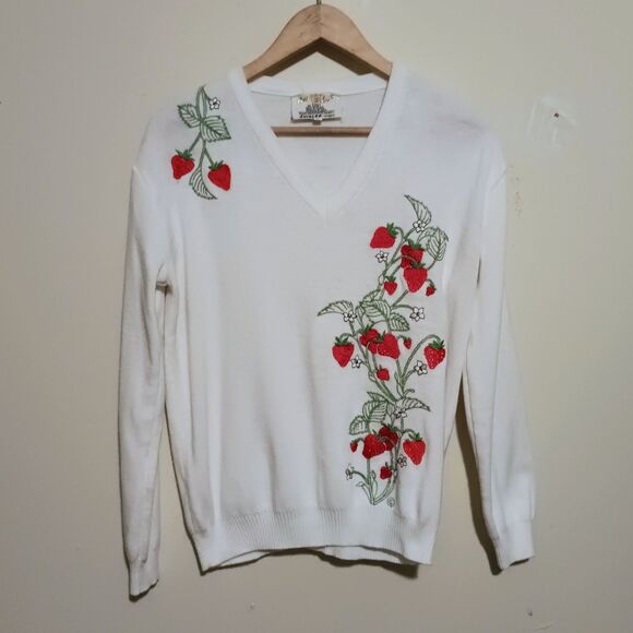 Vintage Cyn Les Shirlee Designs Strawberry Sweater-Large-Embroidered-Cottagecore - Picture 1 of 9